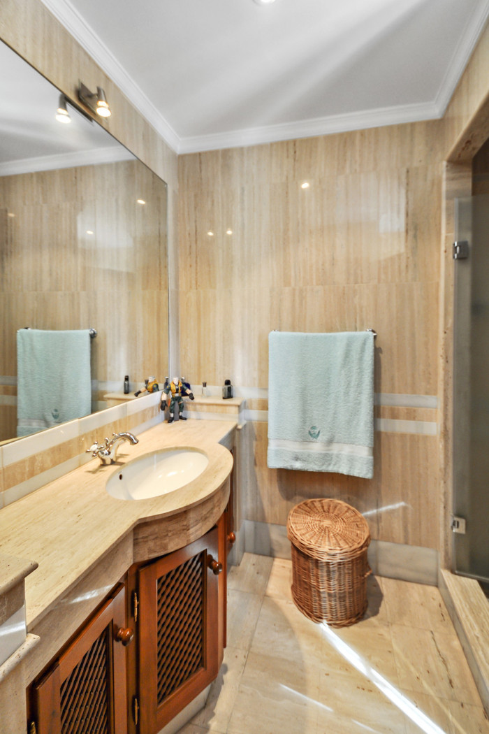 Qlistings House - Villa in San Pedro de Alcántara, Costa del Sol image 5